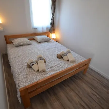 Boticki Apartment
