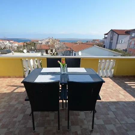 Boticki Apartment