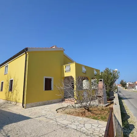 Boticki Apartment