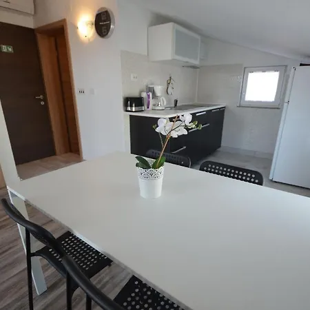Apartment Boticki *